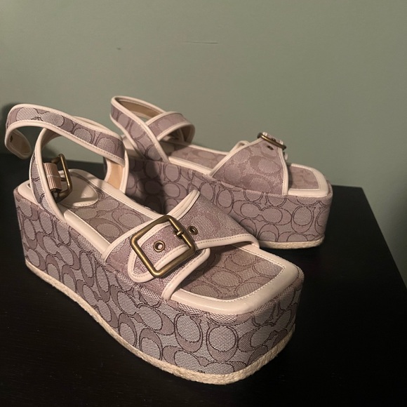 Coach Flatforms, used once. - Picture 2 of 4
